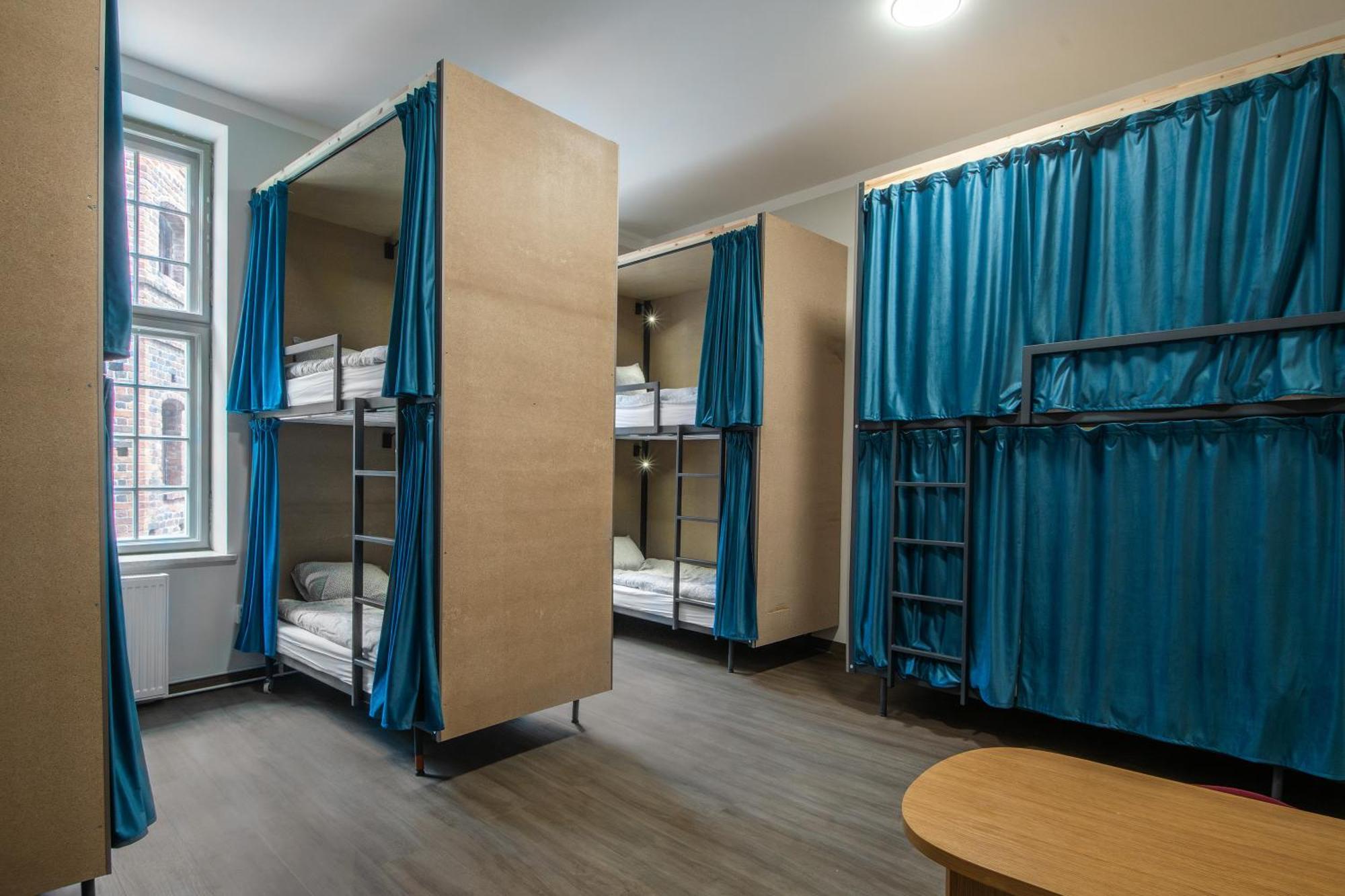 Happy Street Hostel Торунь Экстерьер фото