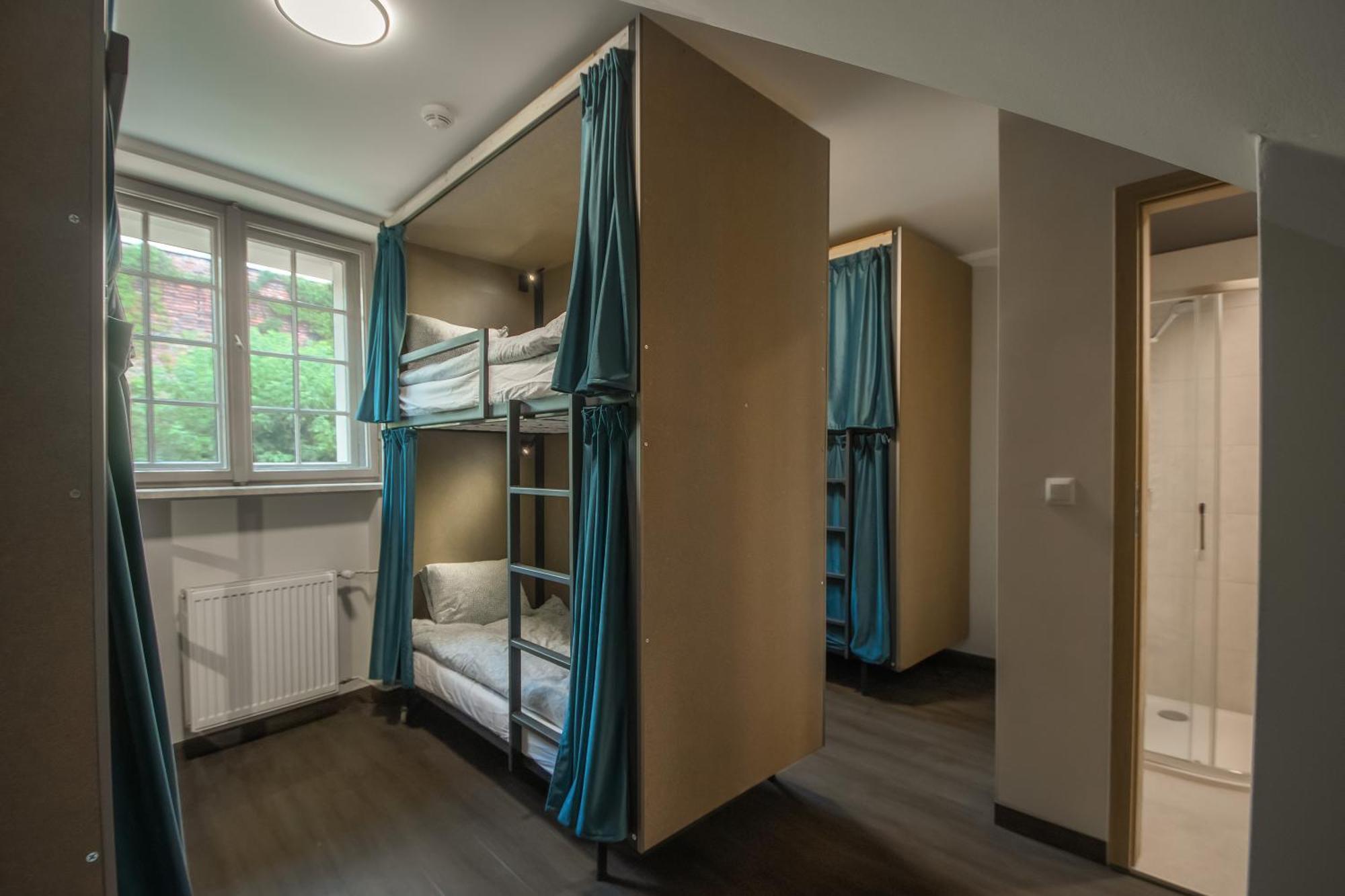Happy Street Hostel Торунь Экстерьер фото