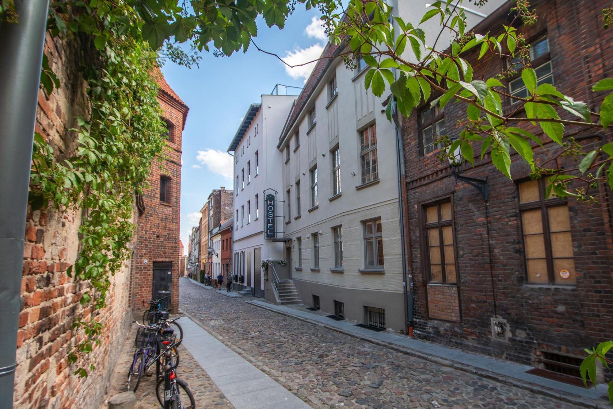 Happy Street Hostel Торунь Экстерьер фото